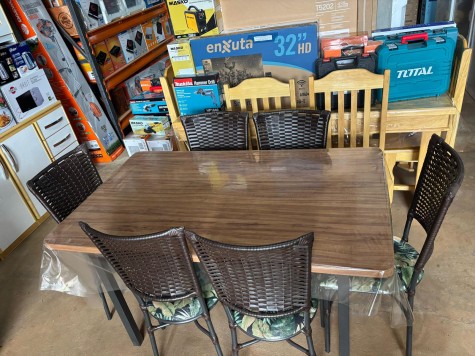 MESA DALIA EN MDF CON 6 SILLAS RATAN